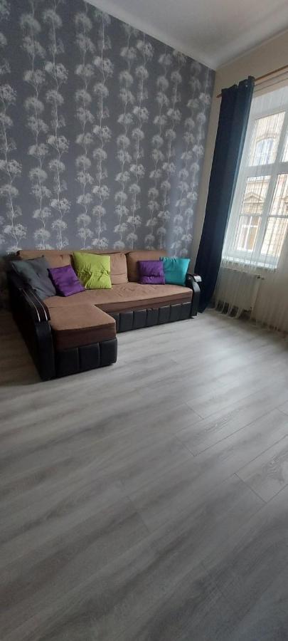 2 Bedroom Apartment On Tomashivskogo Street 7 Lviv Exterior foto
